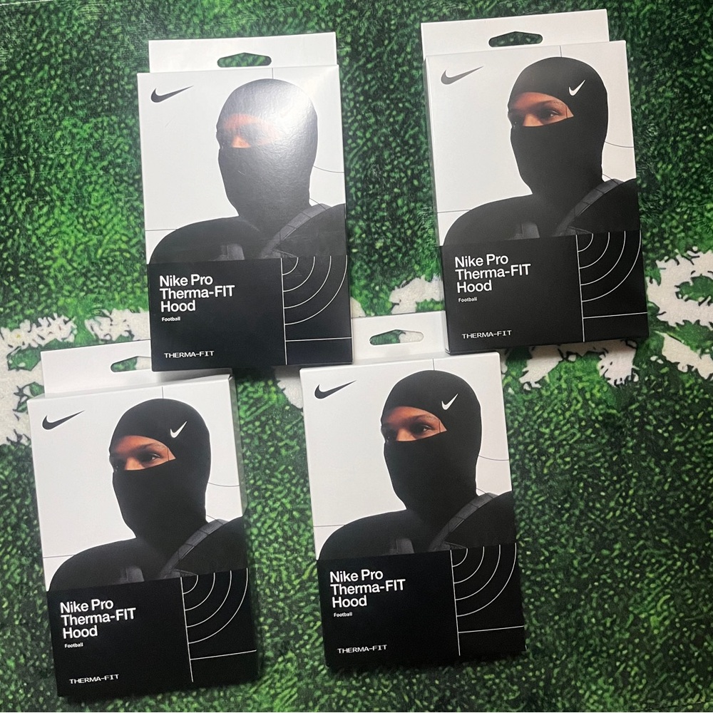 Nike Pro Therma-FIT Hood